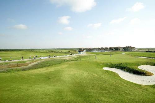 Golf Apartments