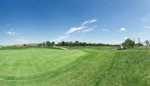Golf Apartments
