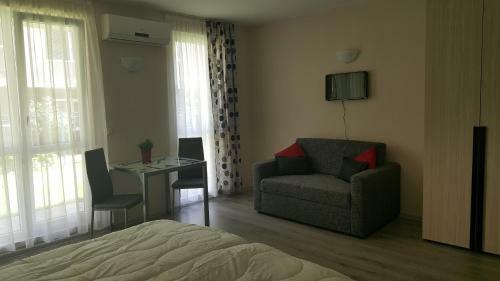 Apartments In Casa Del Sol Apartcomplex