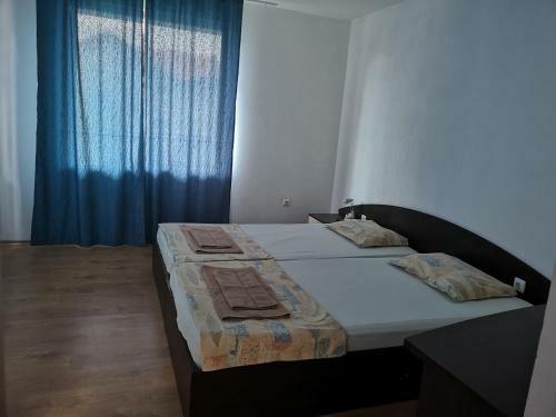 Hostal Paunovi Guest House