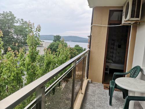 Hostal Paunovi Guest House
