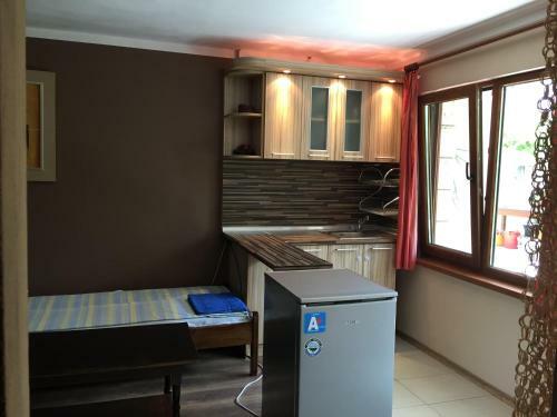 Hostal Paunovi Guest House