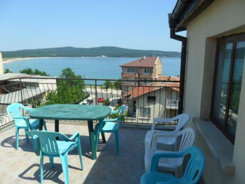 Hostal Paunovi Guest House