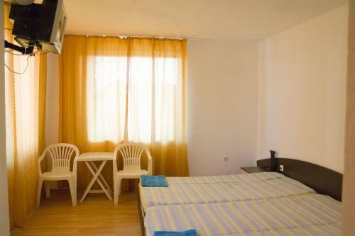 Hostal Paunovi Guest House