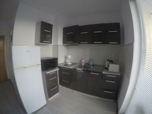 Sunny Cove Apartments