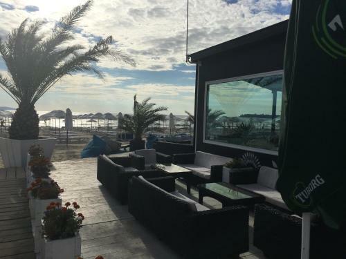 Sunny Cove Apartments