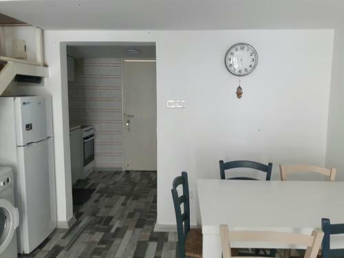 Kermia Beach Apartment