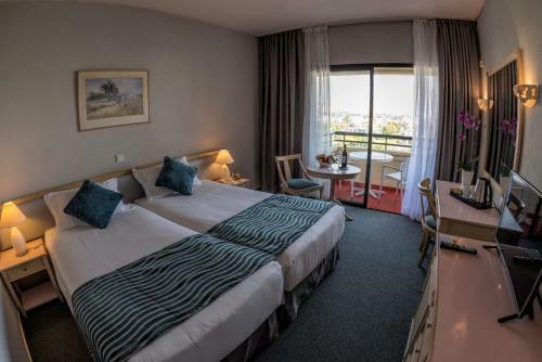 Palm Beach Hotel & Bungalows