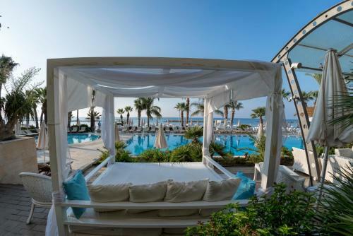 Palm Beach Hotel & Bungalows