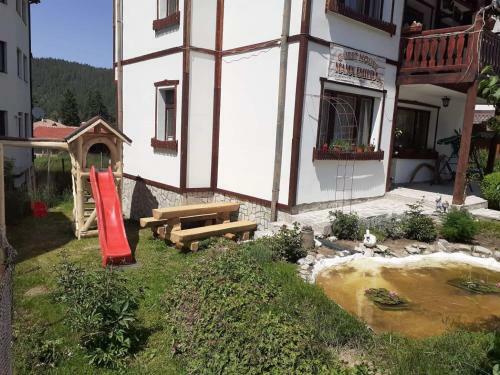 Hostal Mama Emiliya Guest House