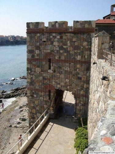 Hostal Elena Guest House