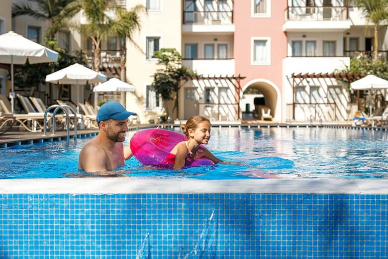Hotel Louis Althea Beach