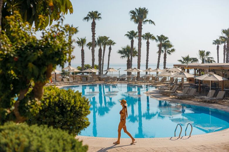 Hotel Louis Althea Beach