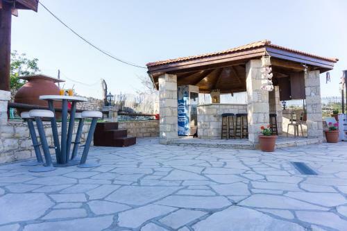 Kreouzos Stone House