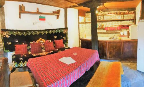 Dzhelepova Guest House- Pool Access