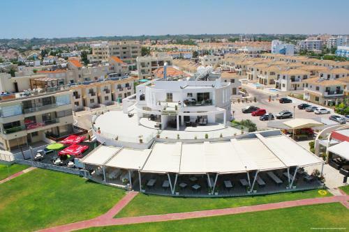 Polyxenia Isaak Luxury Villas And Apartments
