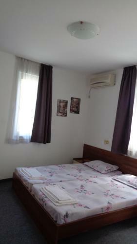 Hostal Vlasta Guest House