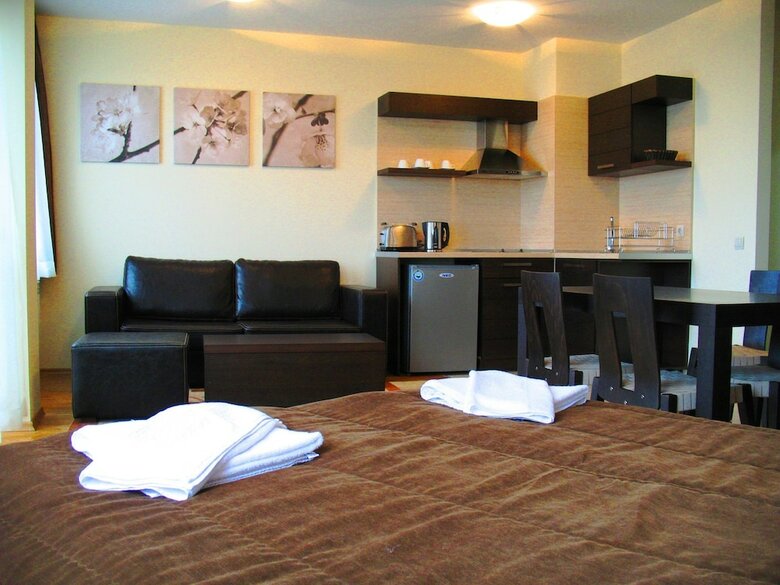 All Seasons Club Hotel