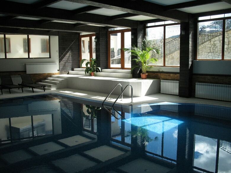 All Seasons Club Hotel