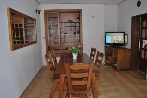 Hostal Guest House "the House"
