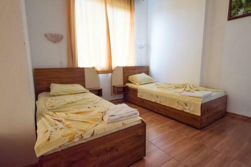 Hostal Ropotamo Guest House