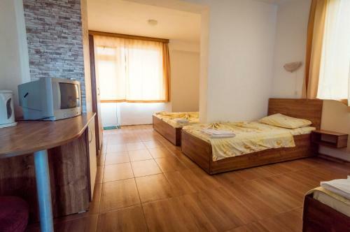 Hostal Ropotamo Guest House