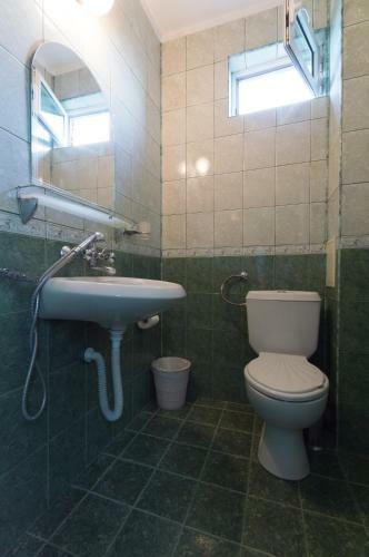 Hostal Ropotamo Guest House