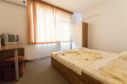 Hostal Ropotamo Guest House