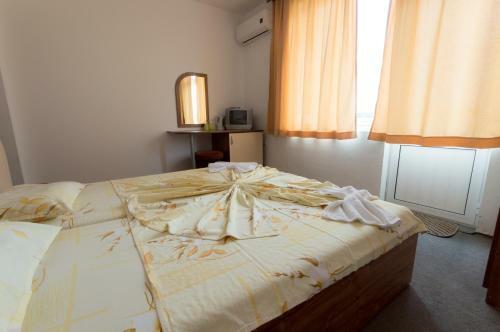 Hostal Ropotamo Guest House
