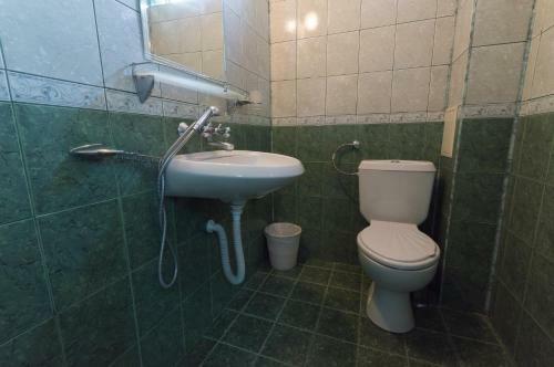 Hostal Ropotamo Guest House