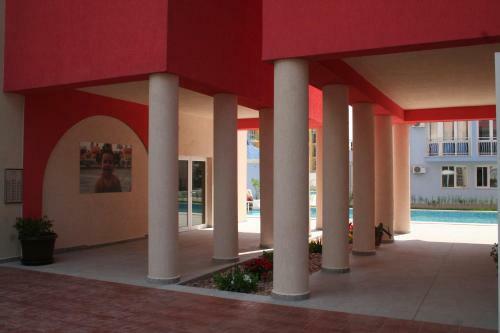 Rose Garden Hotel