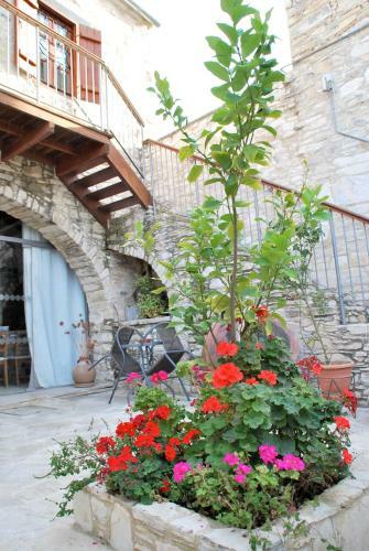 Agroturismo Vavla Rustic Retreat