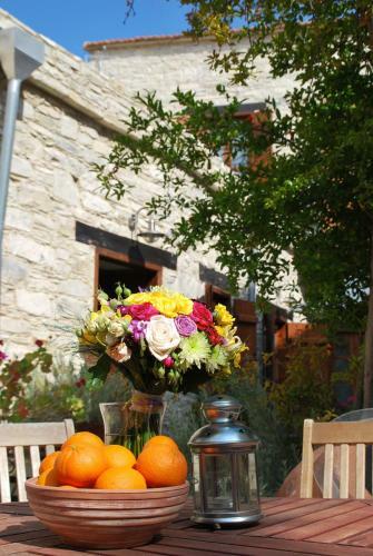 Agroturismo Vavla Rustic Retreat
