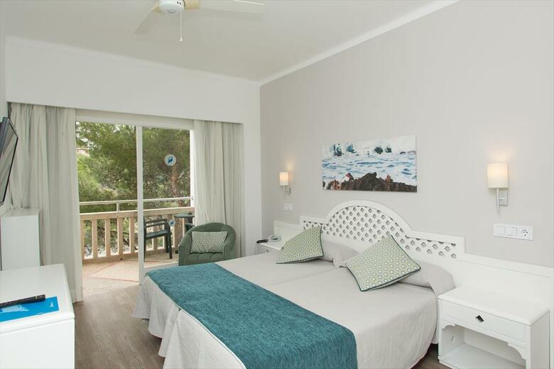 Pinos Playa Hotel