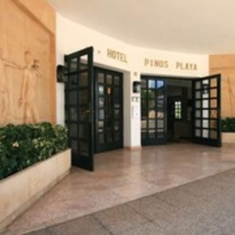 Pinos Playa Hotel