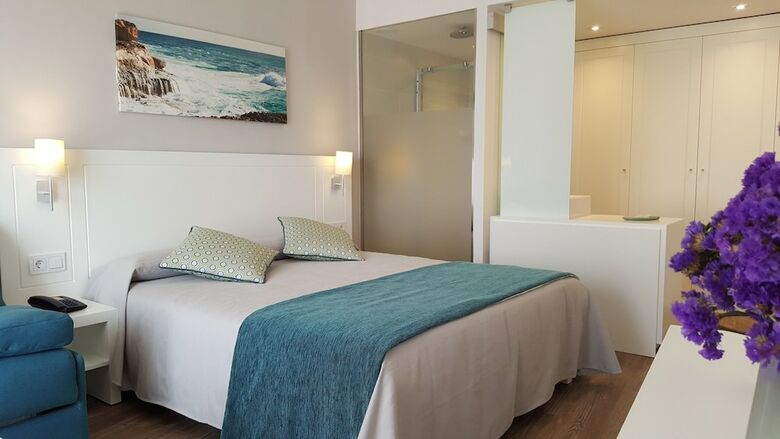 Pinos Playa Hotel