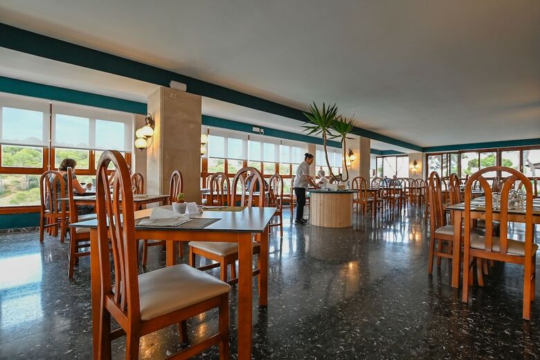 Pinos Playa Hotel