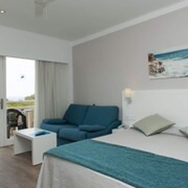 Pinos Playa Hotel