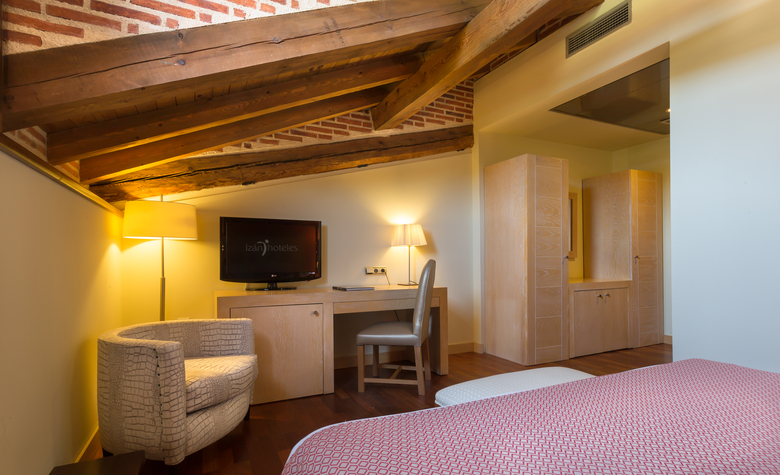 Hotel Iz�n Puerta de Gredos