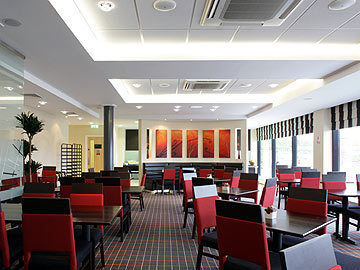 Hotel Express By Holiday Inn