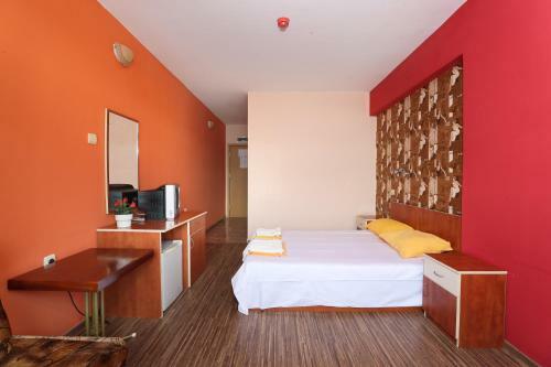 La Piazza Family Hotel