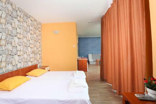 La Piazza Family Hotel