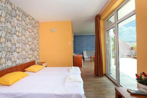 La Piazza Family Hotel