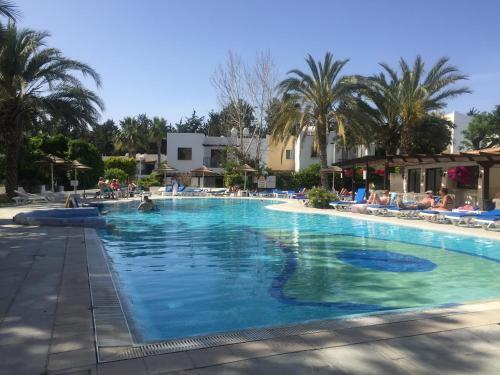 Paphos Gardens Apartment
