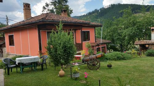 Hostal Mechta Guest House