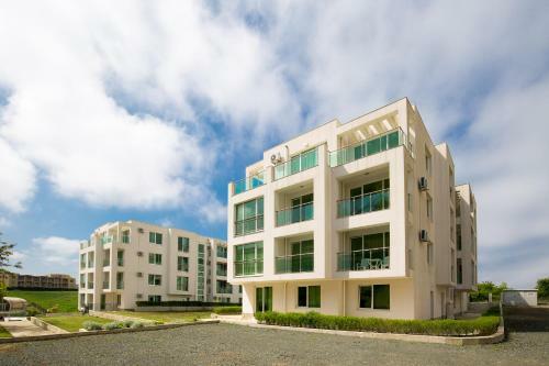 Sea Life Apartments Sinemorets