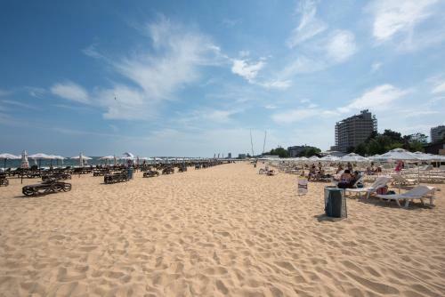 Gt Royal Beach Apartments