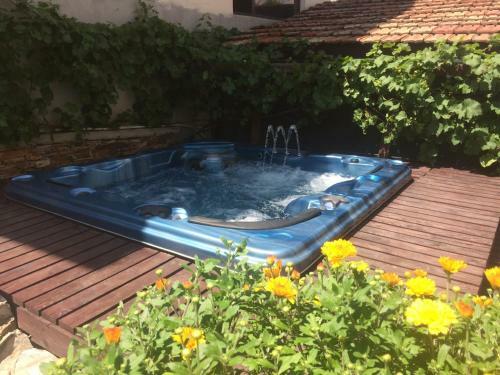 Hostal Mira Guest House