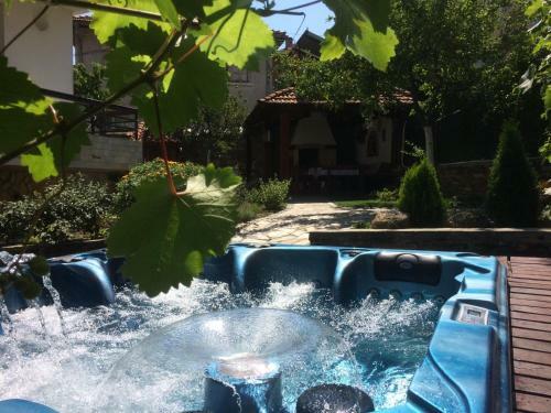 Hostal Mira Guest House
