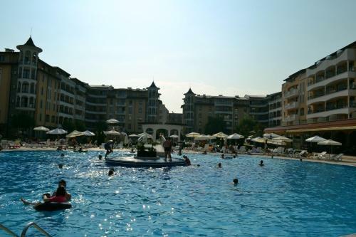 Royal Sun Apartment Eh